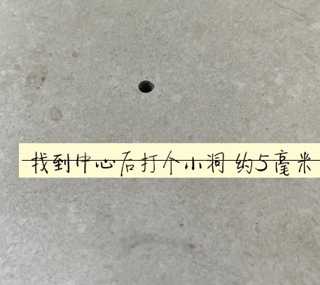 泰州市瓷砖空鼓维修公司专业解答在瓷砖铺贴过程中，如果砂料搅拌不均匀，将会带来以下问题